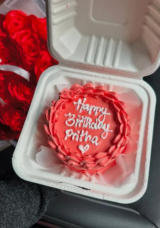 Birthday Cake with 20 Eternal Roses – Send Gifts to Nepal