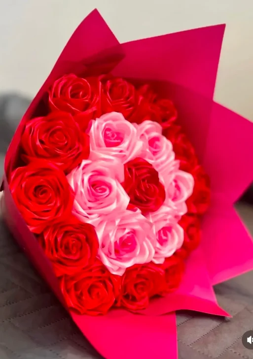 Red and Pink Rose Bouquet – Send Flowers & Gifts to Nepal