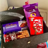 Delicious Chocolate Set – Send Chocolates & Gifts to Nepal
