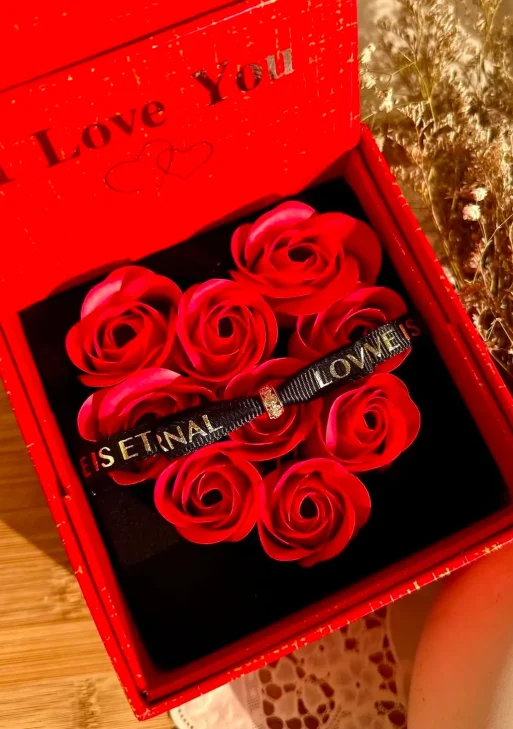 Red Gift Box with Double Heart Necklace & 9 Eternal Roses – Send Gifts to Nepal